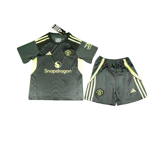 Manchester United 25/26 Kids Goalkeeper Kit - Grey - Inc Socks