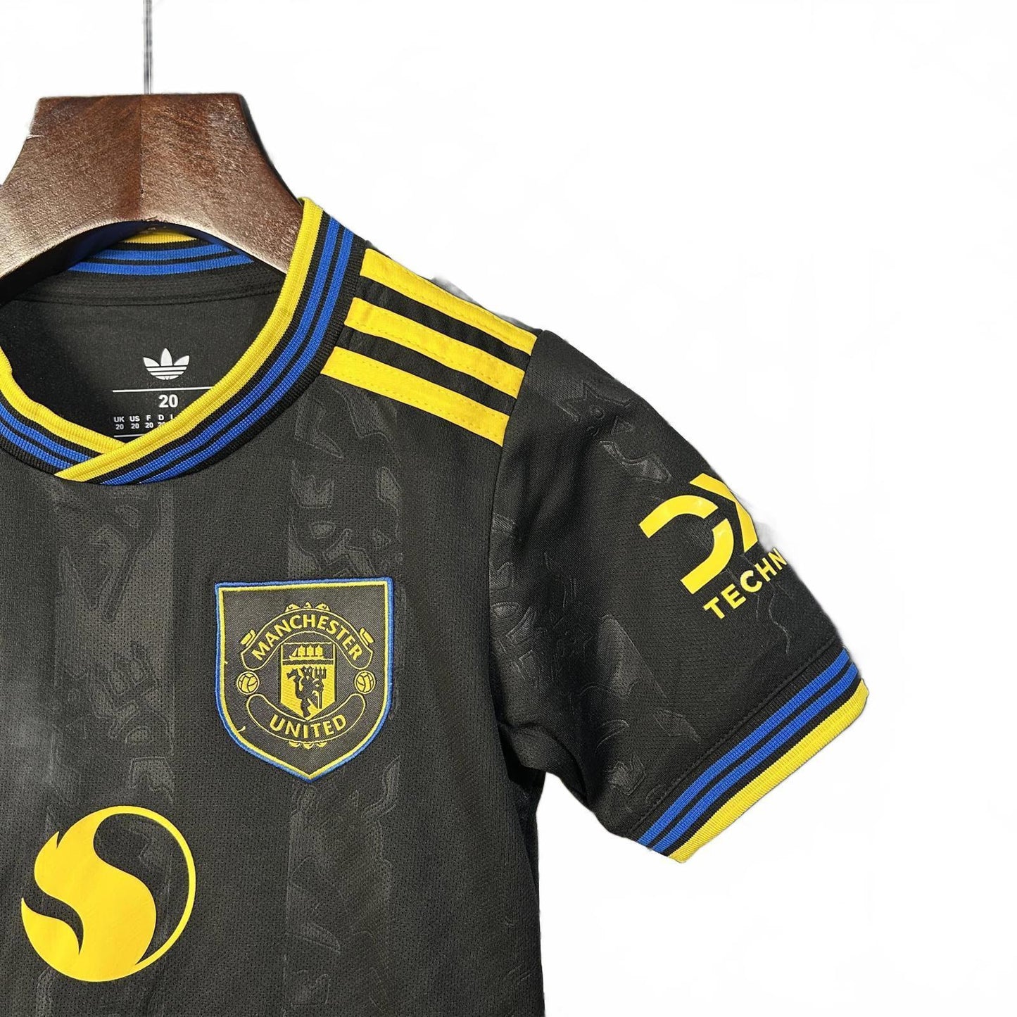 Manchester United 25/26 Adidas Kids Third Kit - Inc Socks