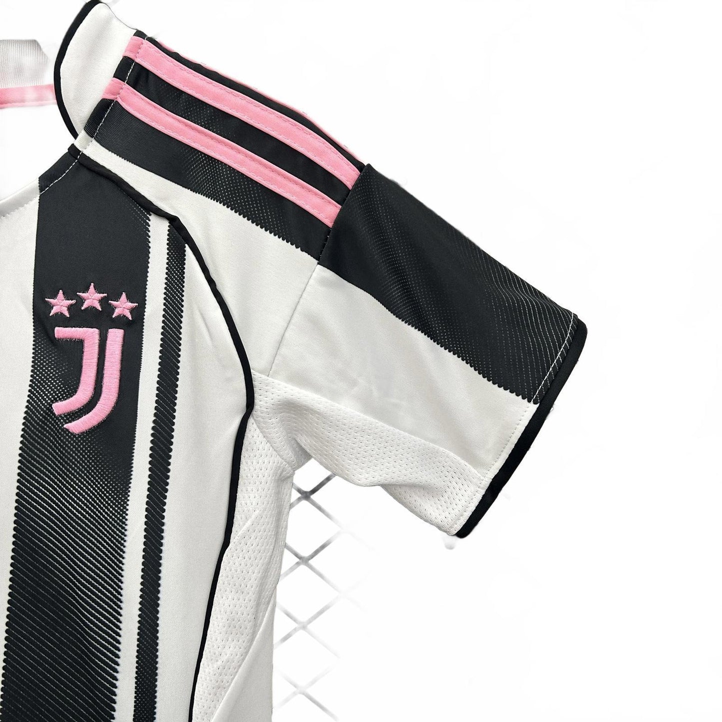 Juventus FC Adidas 25/26 Kids Home Kit - Inc Socks