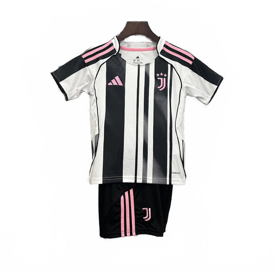 Juventus FC Adidas 25/26 Kids Home Kit - Size 16 - 2/4 Years - Inc Socks