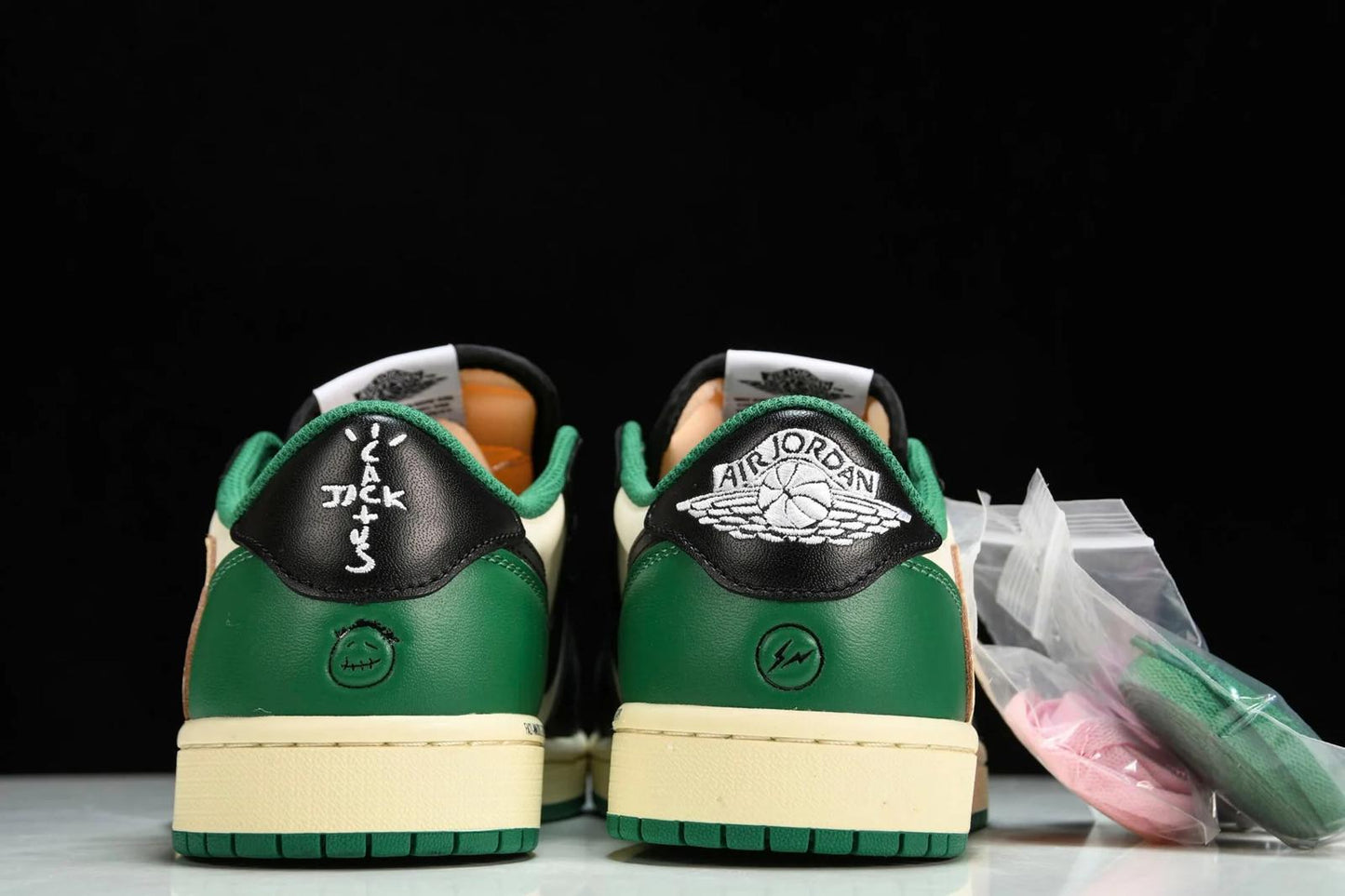 Travis Scott x AJ1 Low x Fragment Design ‘Pine Green’