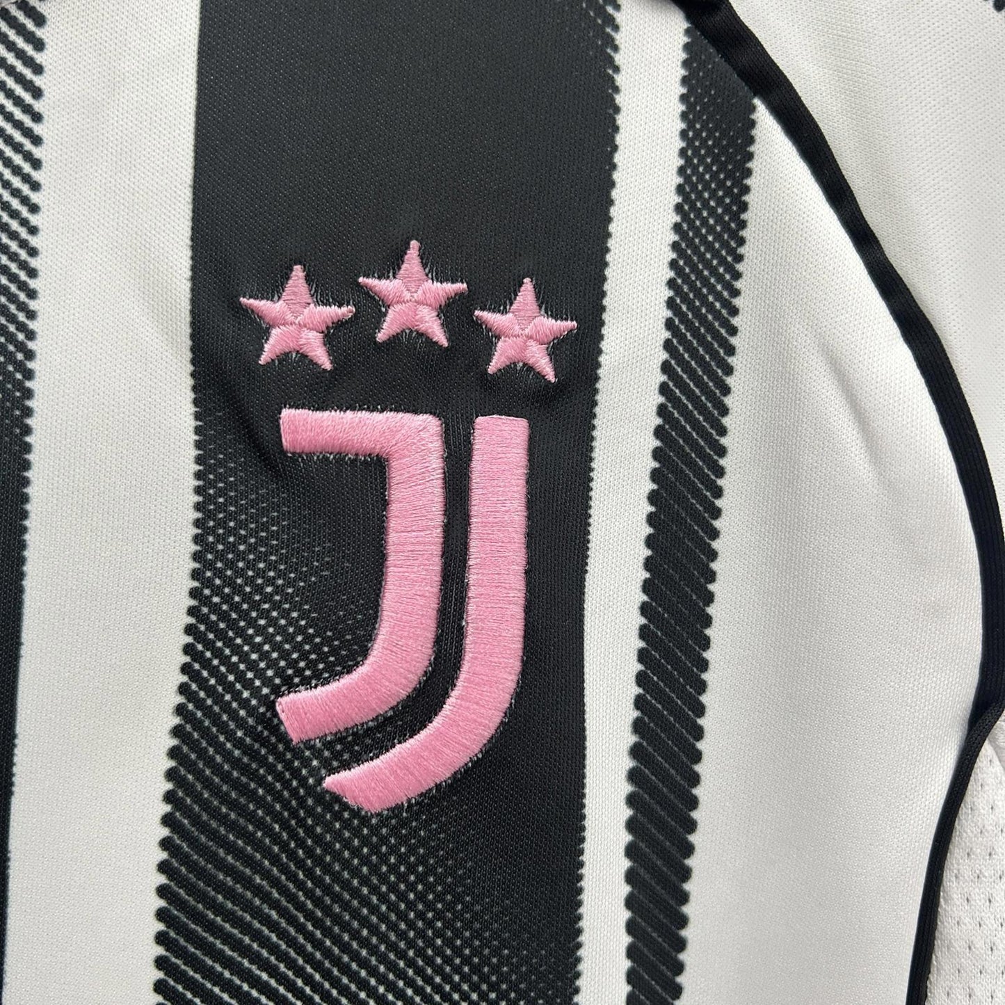 Juventus FC Adidas 25/26 Kids Home Kit - Inc Socks