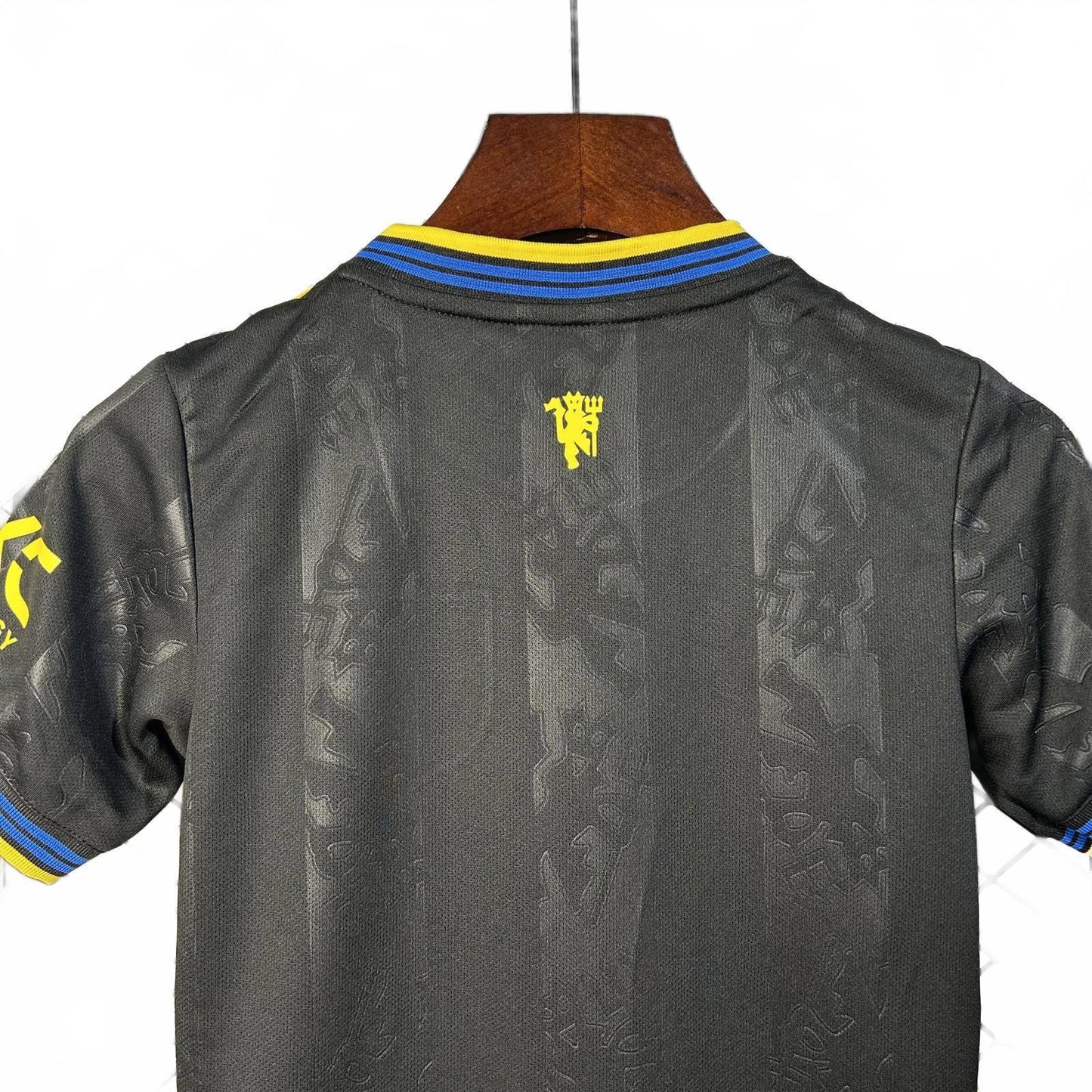 Manchester United 25/26 Adidas Kids Third Kit - Inc Socks